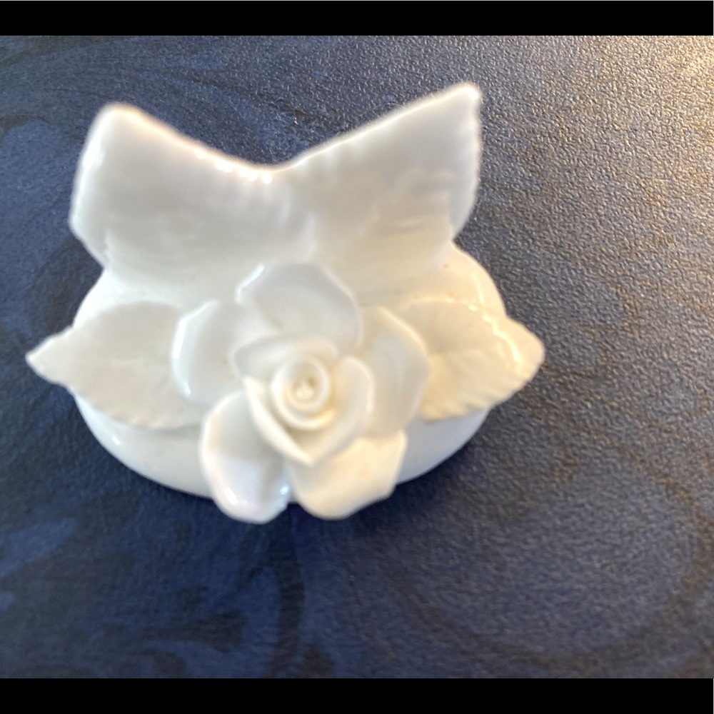 Coalport Bone China Place Card Holders. White Roses. Set of 6. Made in England